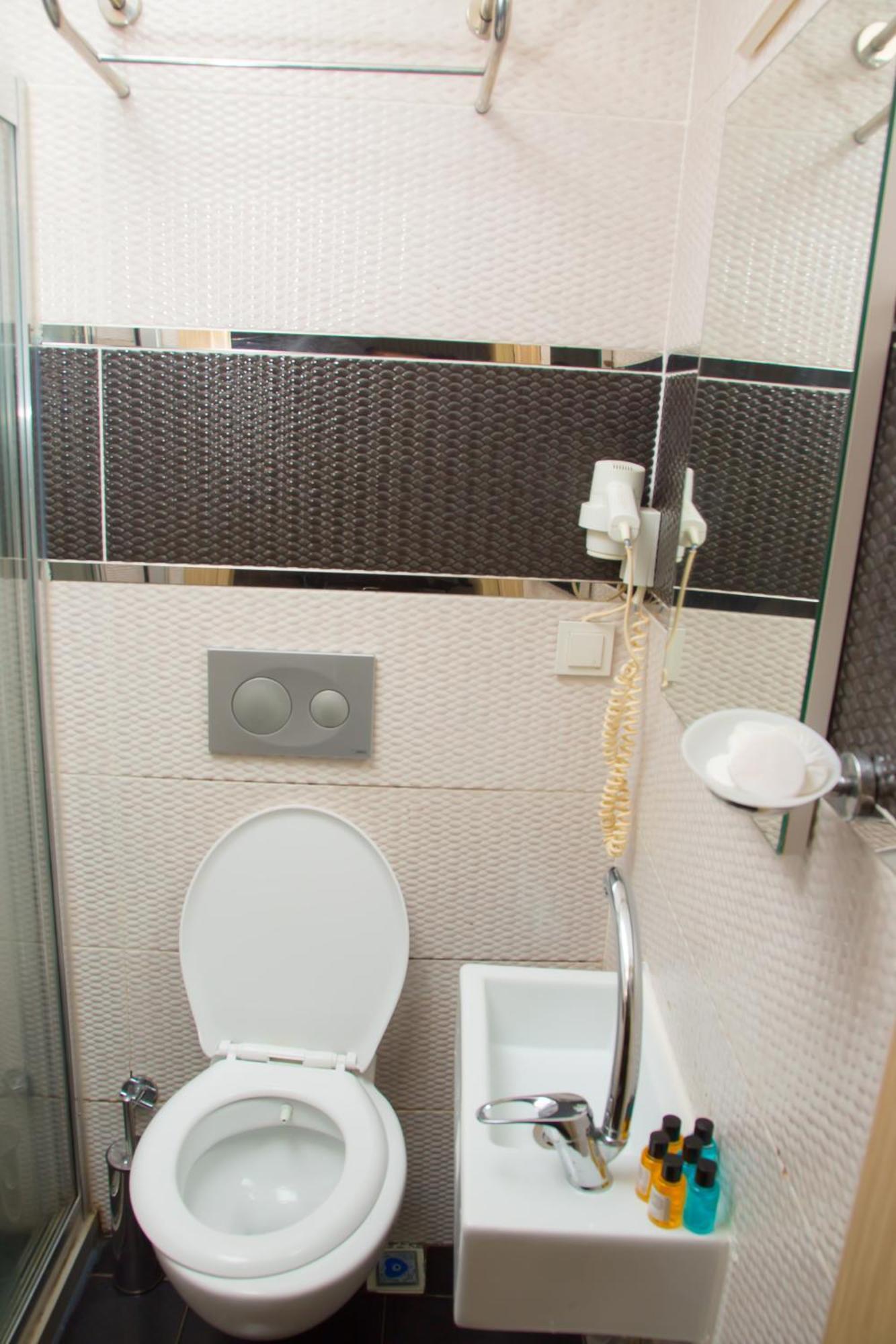 Honey Hotel Истанбул Екстериор снимка